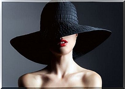 woman wearing hat