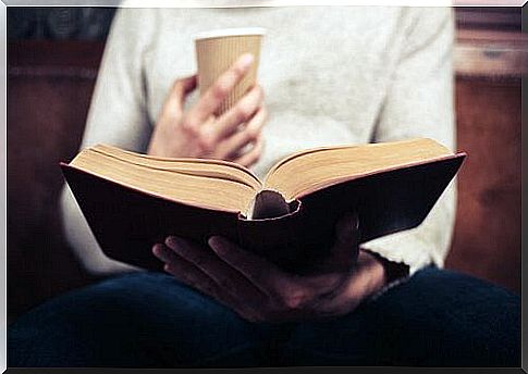 woman-reading-a-book