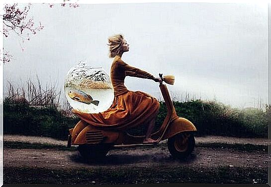 girl-walking-in-motorcycle-with-fish